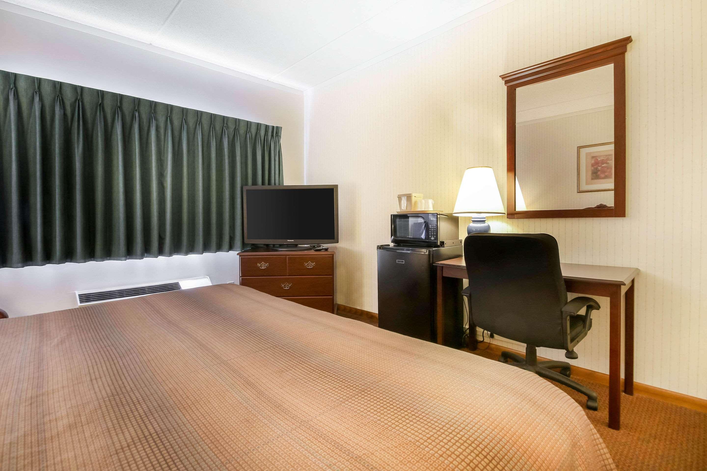 Comfort Inn & Suites Beaver Dam Buitenkant foto