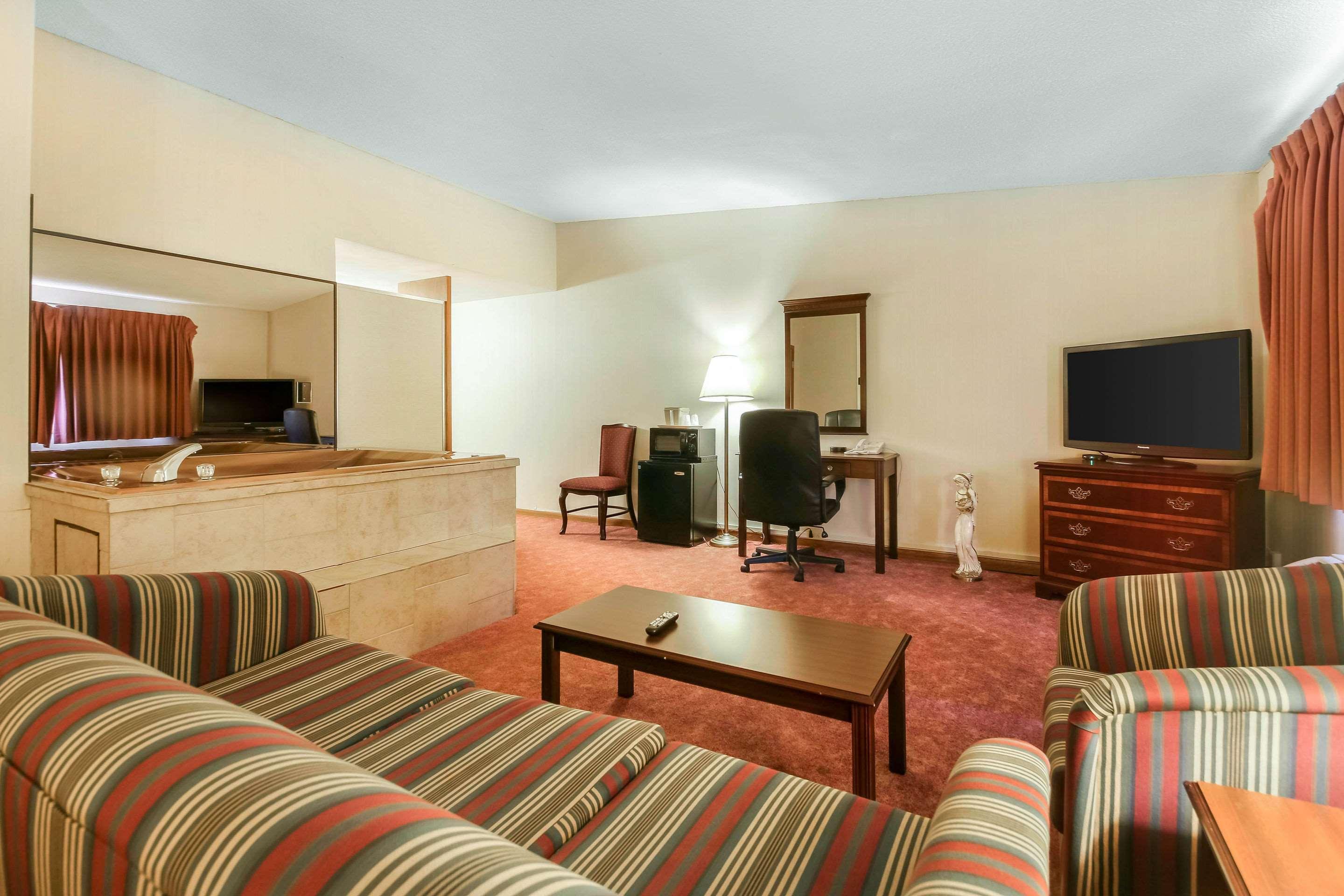 Comfort Inn & Suites Beaver Dam Buitenkant foto