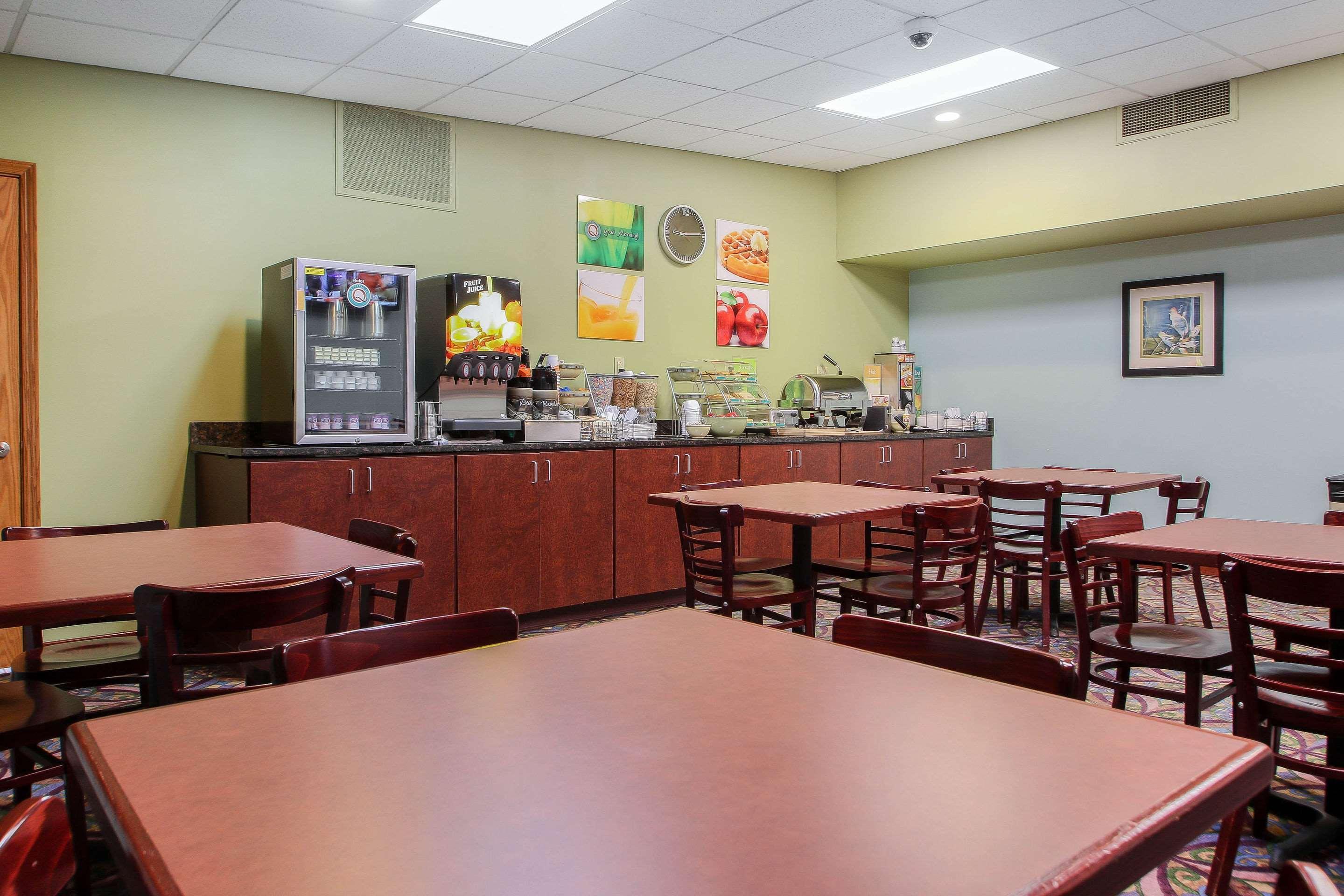 Comfort Inn & Suites Beaver Dam Buitenkant foto