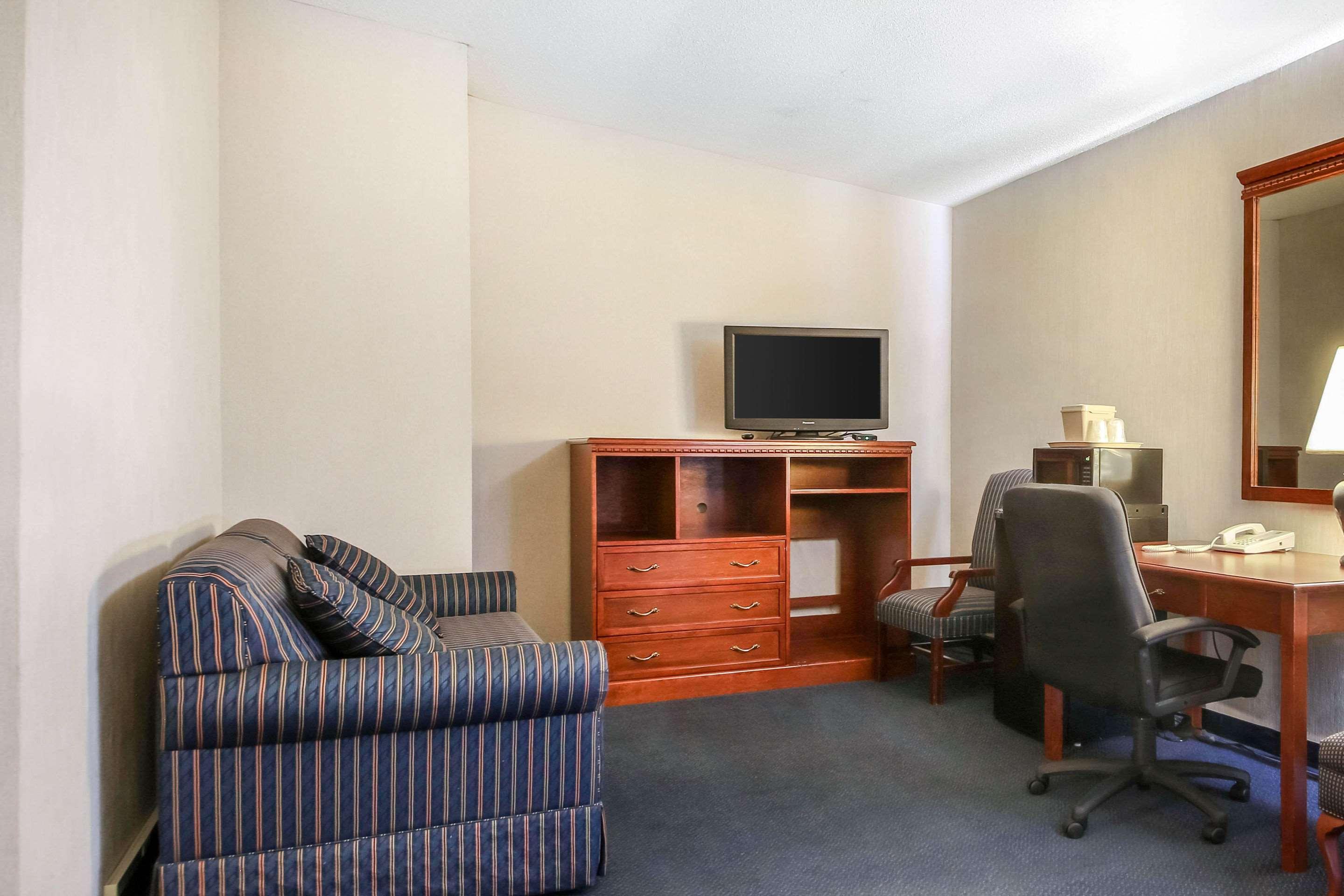 Comfort Inn & Suites Beaver Dam Buitenkant foto