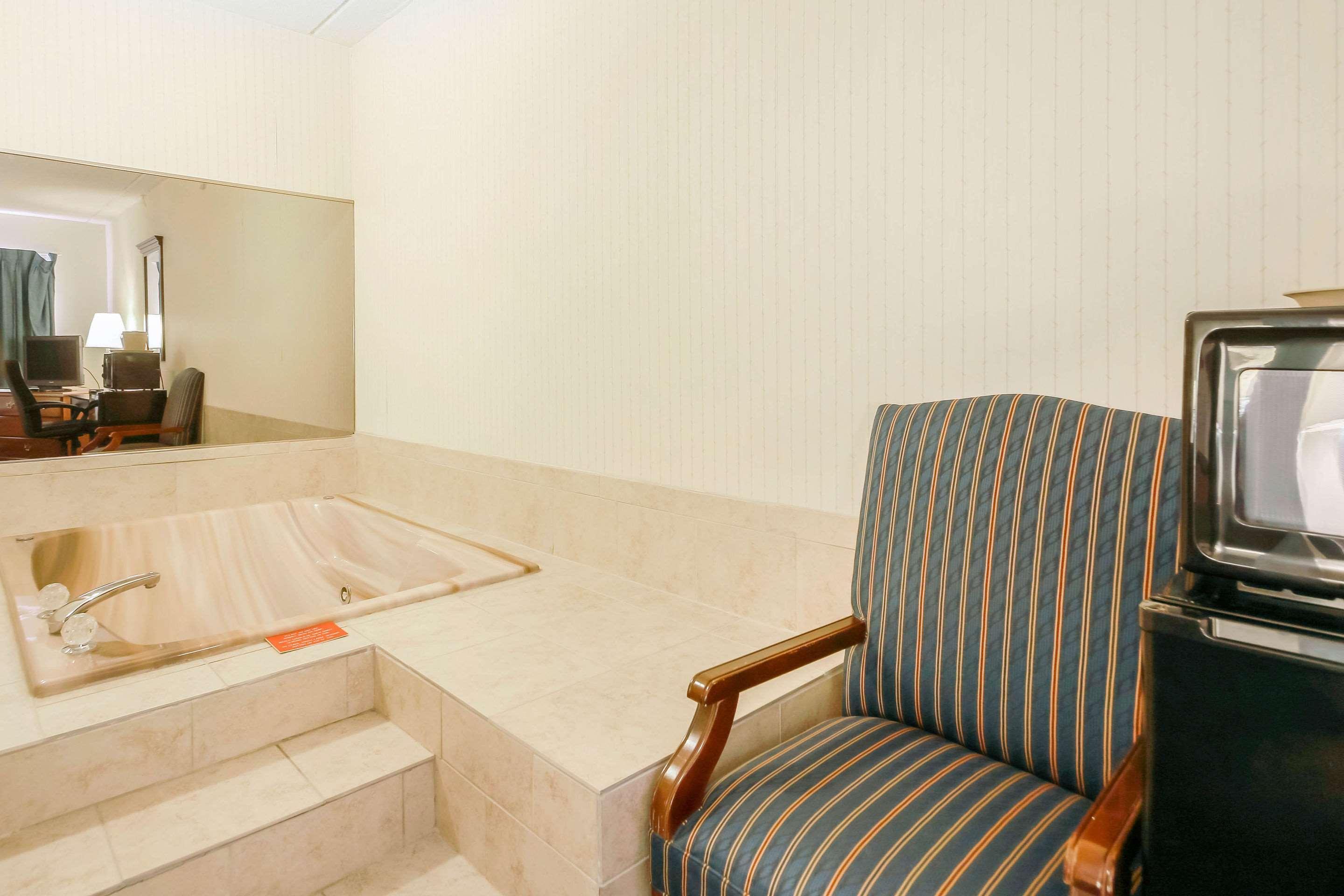 Comfort Inn & Suites Beaver Dam Buitenkant foto
