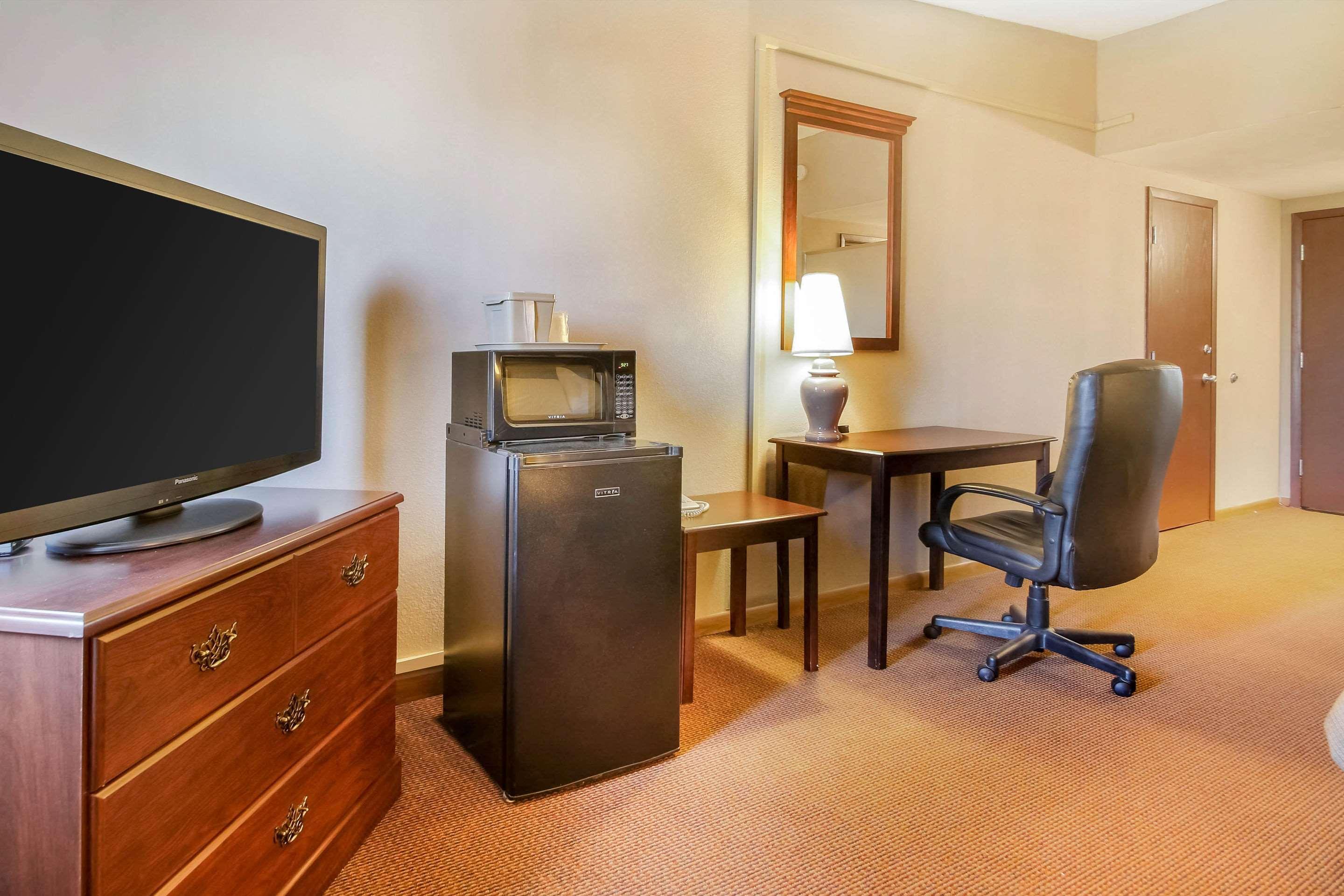 Comfort Inn & Suites Beaver Dam Buitenkant foto