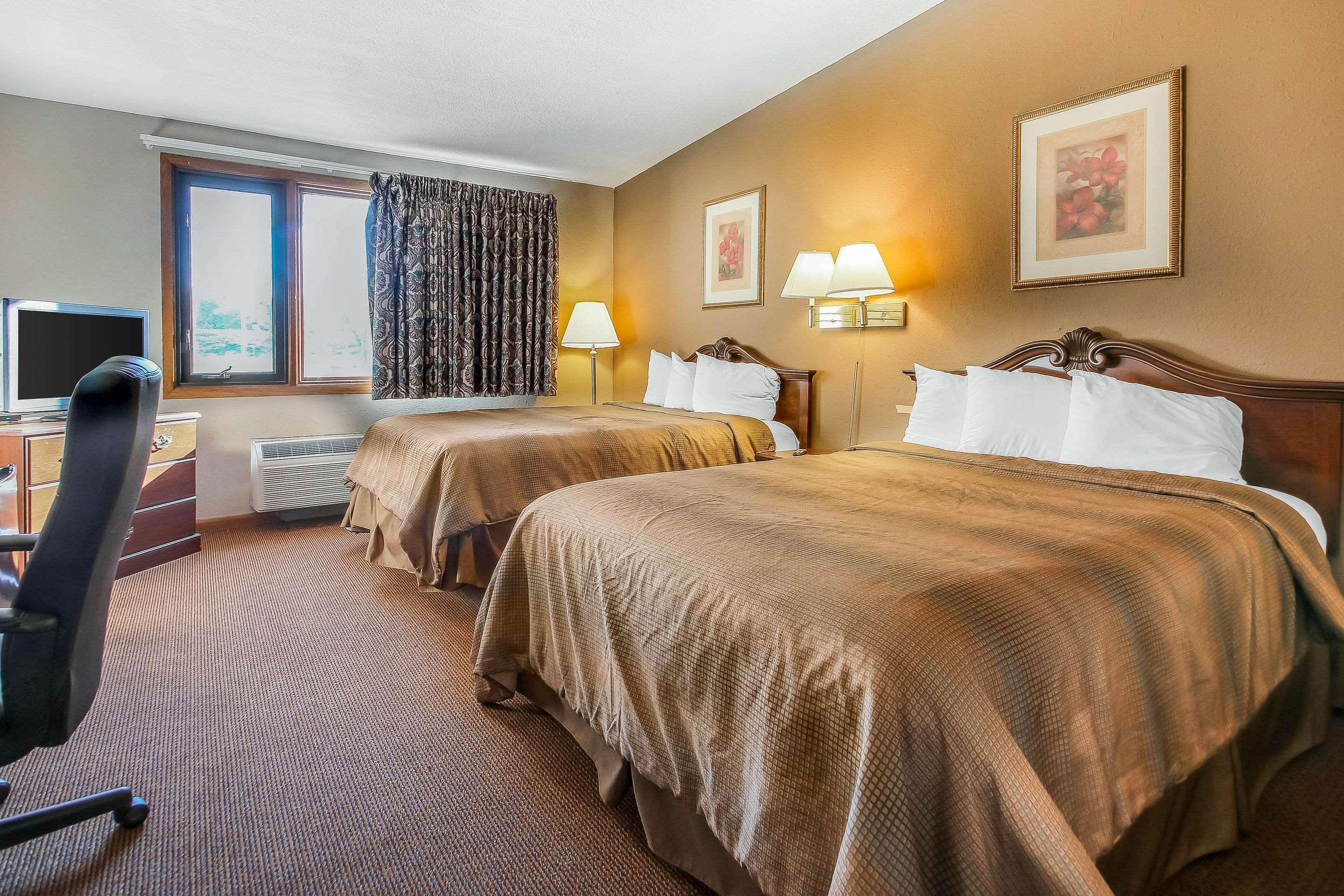 Comfort Inn & Suites Beaver Dam Buitenkant foto