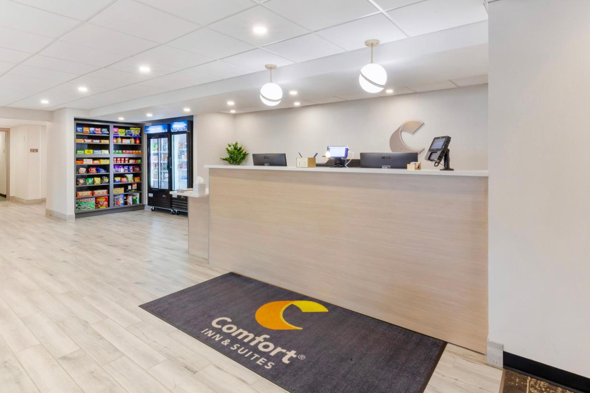 Comfort Inn & Suites Beaver Dam Buitenkant foto
